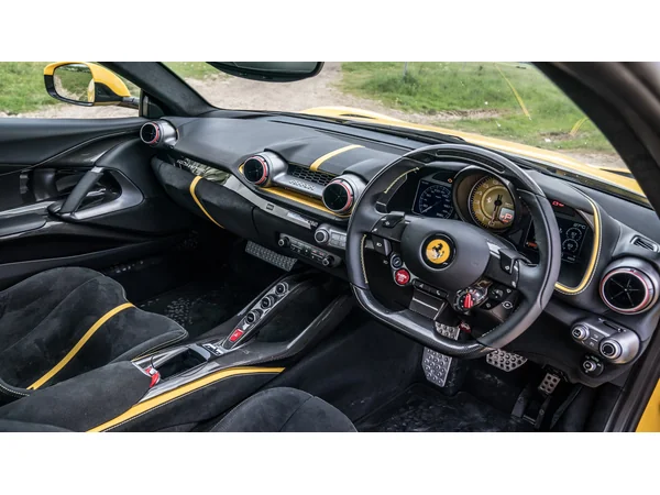 ferrari 812 812-superfast-[2018-2020] interior